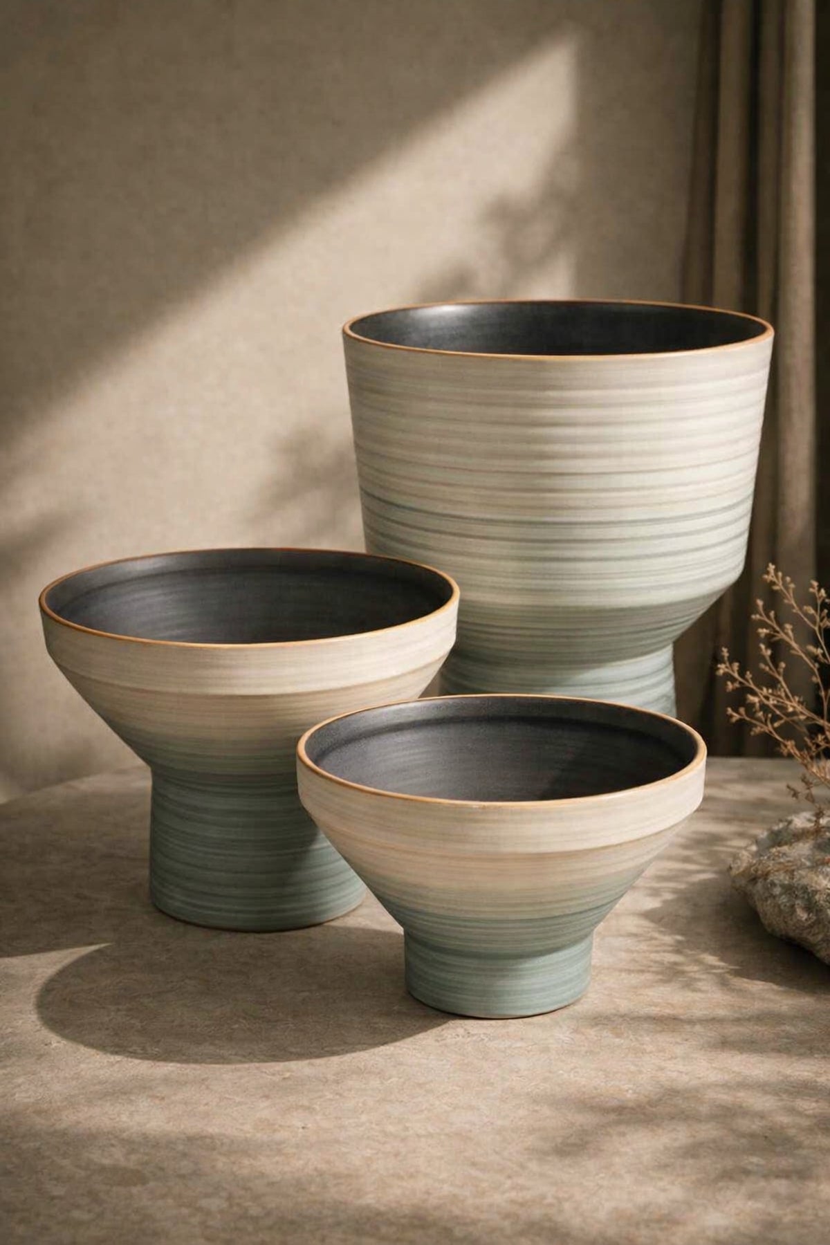 Midnight Ripple Pedestal Planter